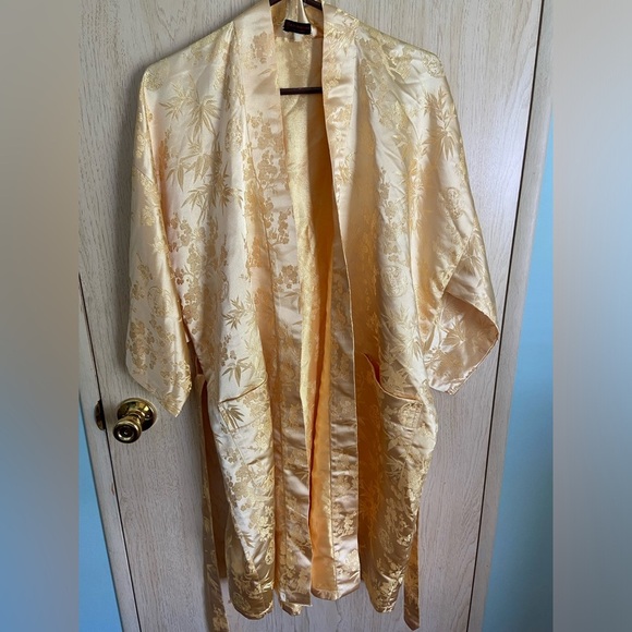 Vintage Old Shanghai San Francisco Gold Brocade Asian Kimono Robe One Size - Picture 2 of 10